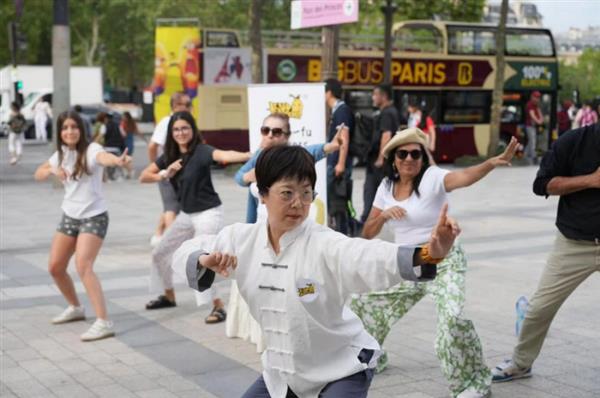 文化崛起 规范市场共谋健康发展CQ9电子网站卡游助力中国卡牌(图2)